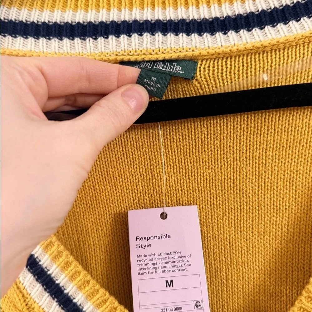 Wild Fable Preppy Yellow V-Neck Cable Knit Sweater Vest - Medium